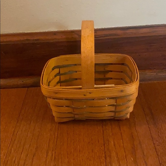 New Green & Tan Brown Handwoven Longaberger Basket - Picture 3 of 9